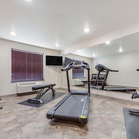 Cobblestone Inn & Suites-Fremont Экстерьер фото