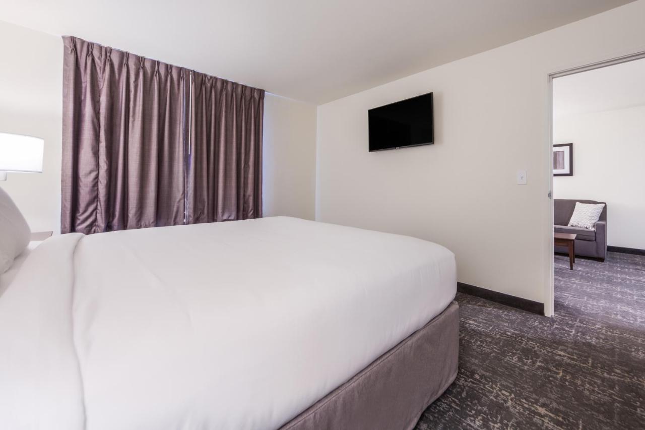 Cobblestone Inn & Suites-Fremont Экстерьер фото