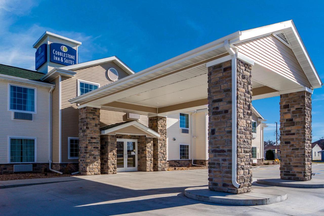 Cobblestone Inn & Suites-Fremont Экстерьер фото