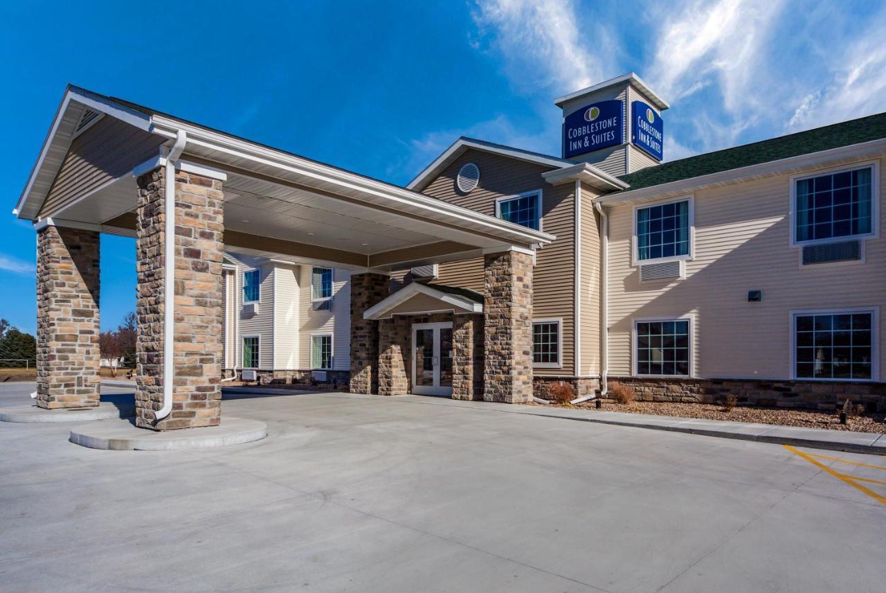 Cobblestone Inn & Suites-Fremont Экстерьер фото