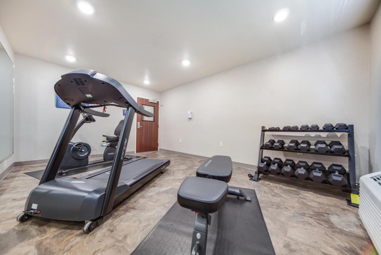 Cobblestone Inn & Suites-Fremont Экстерьер фото